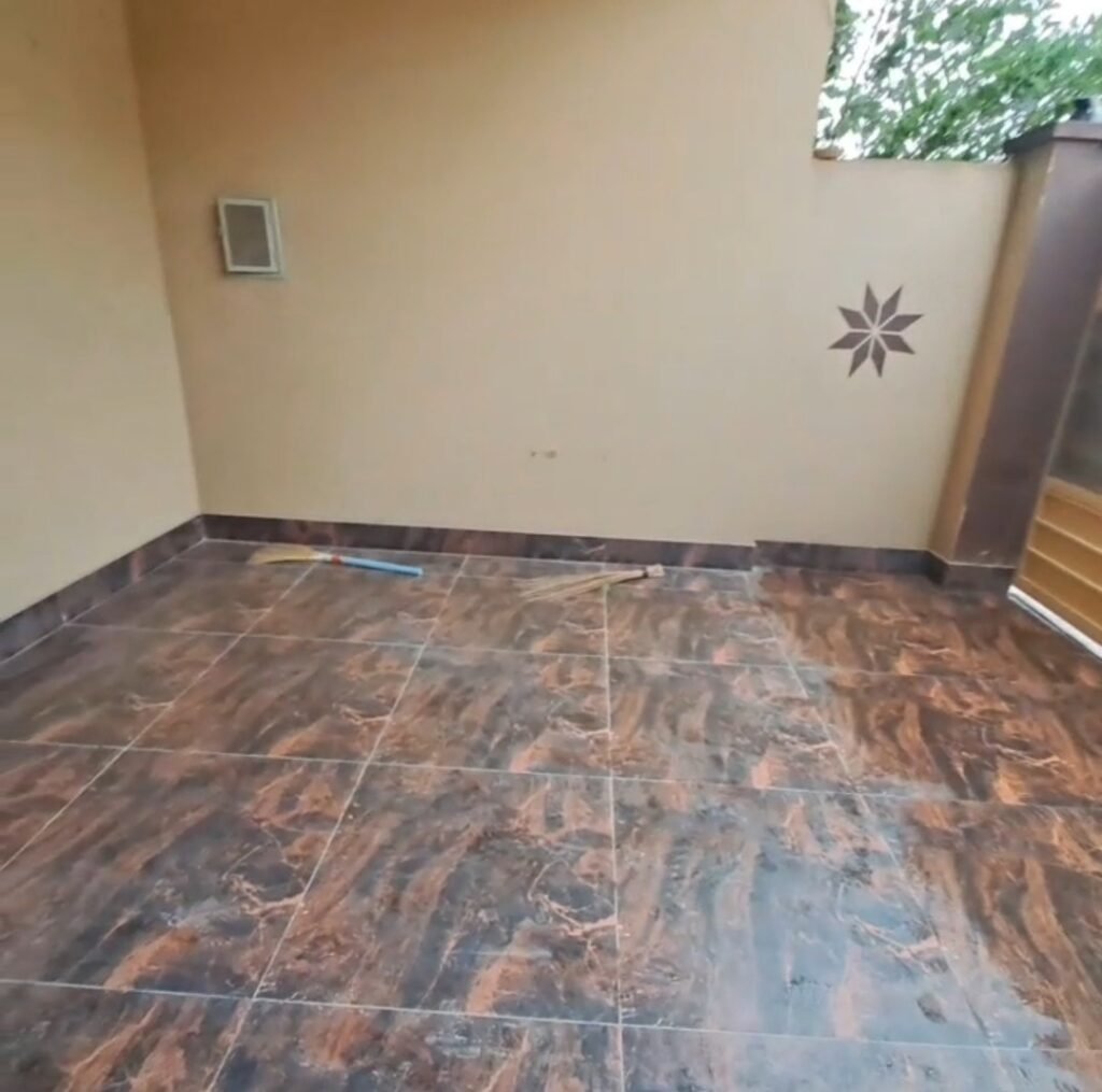 1000152729 1024x1015