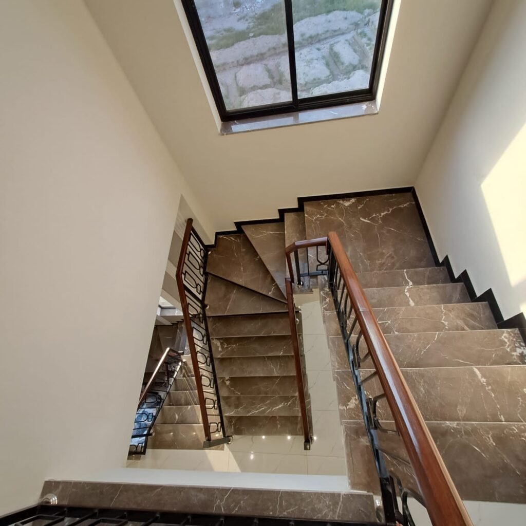 1000152898 1024x1024