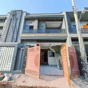 “5 Marla double storey house for sale in Shalimar Colony Multan – front elevation view”