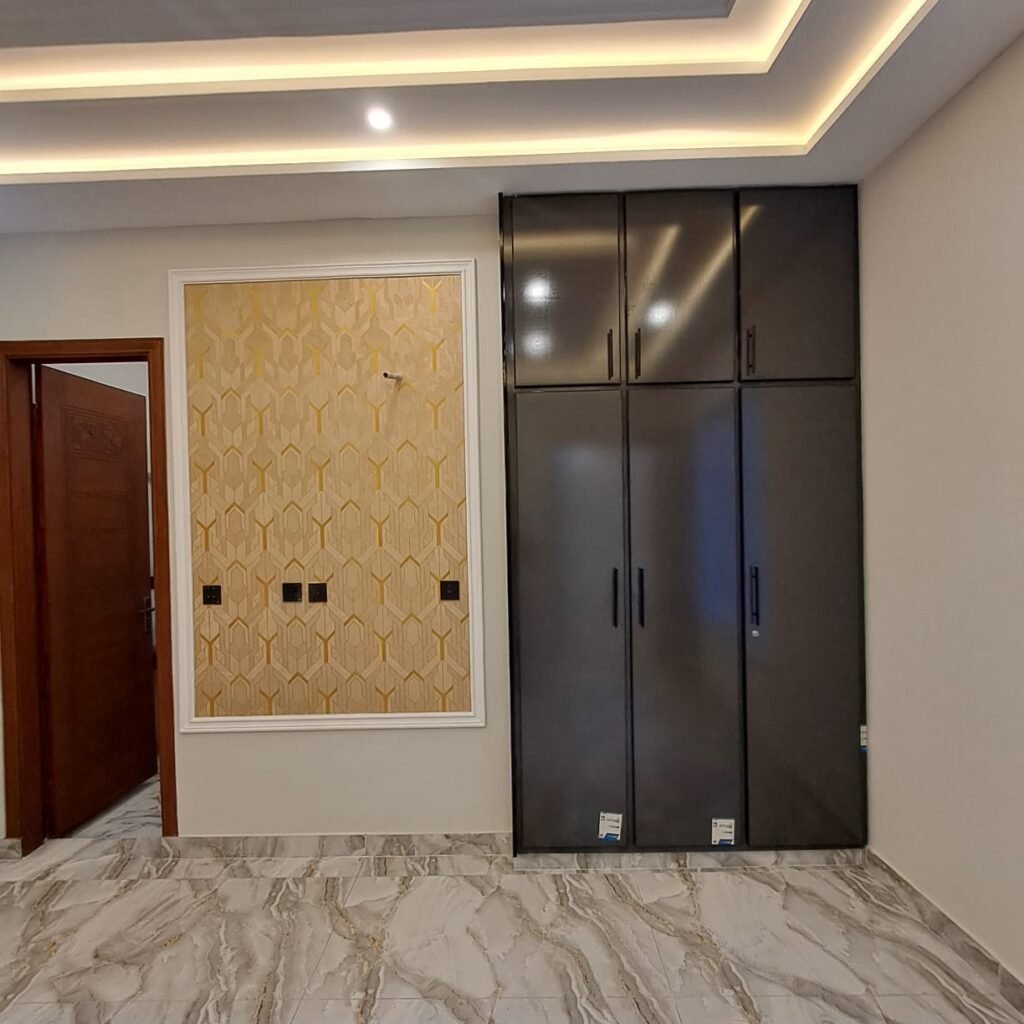 1000208777 1024x1024