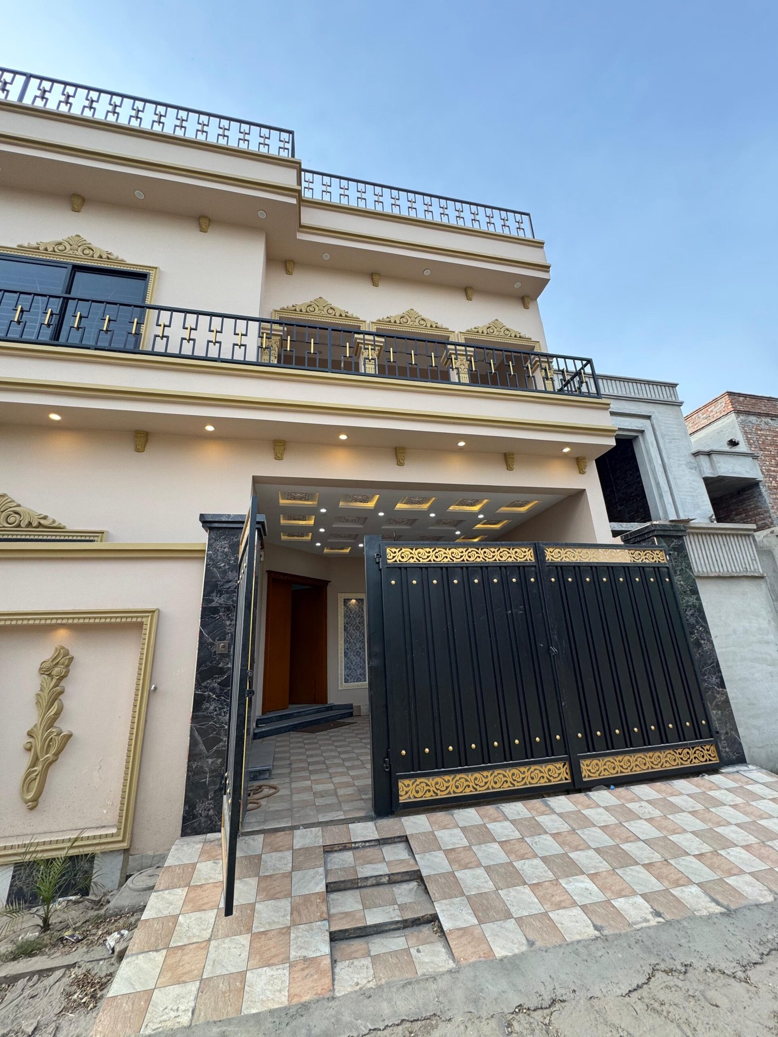 6 Marla Double Storey Corner House for Sale – Model Town T Chowk, Allama Iqbal Street, Multan
