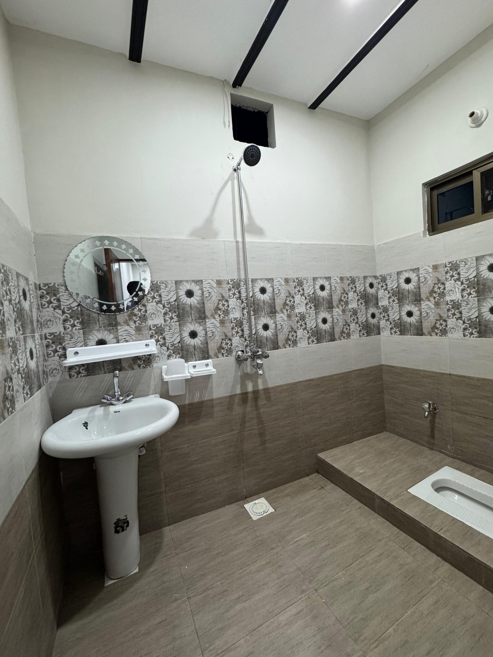 5 Marla Double Storey House for Sale – Satellite Town, Street No. 3, Multan in Satellite town near Model town T chowk photo 9