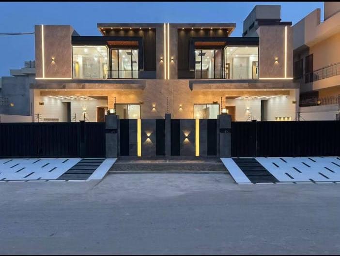 10 Marla Double Storey House for Sale – Model Town Block B, Multan in Model Town, Multan