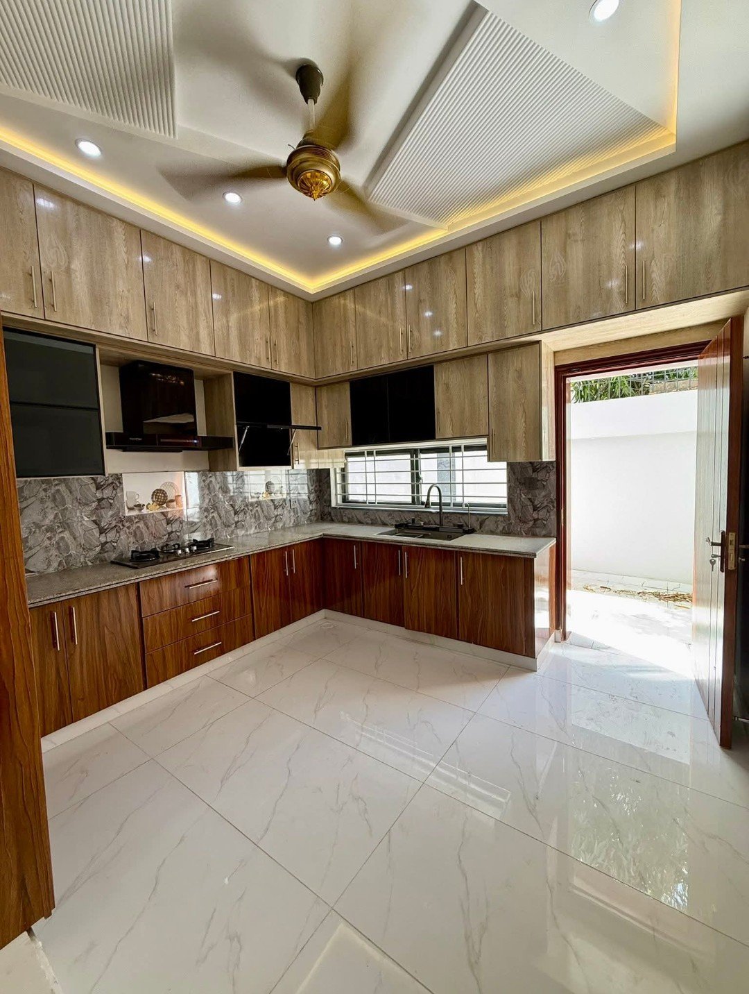 10 Marla Double Storey House for Sale – Gulgasht, Near Jalal Park, Multan in Gulgast colony photo 4