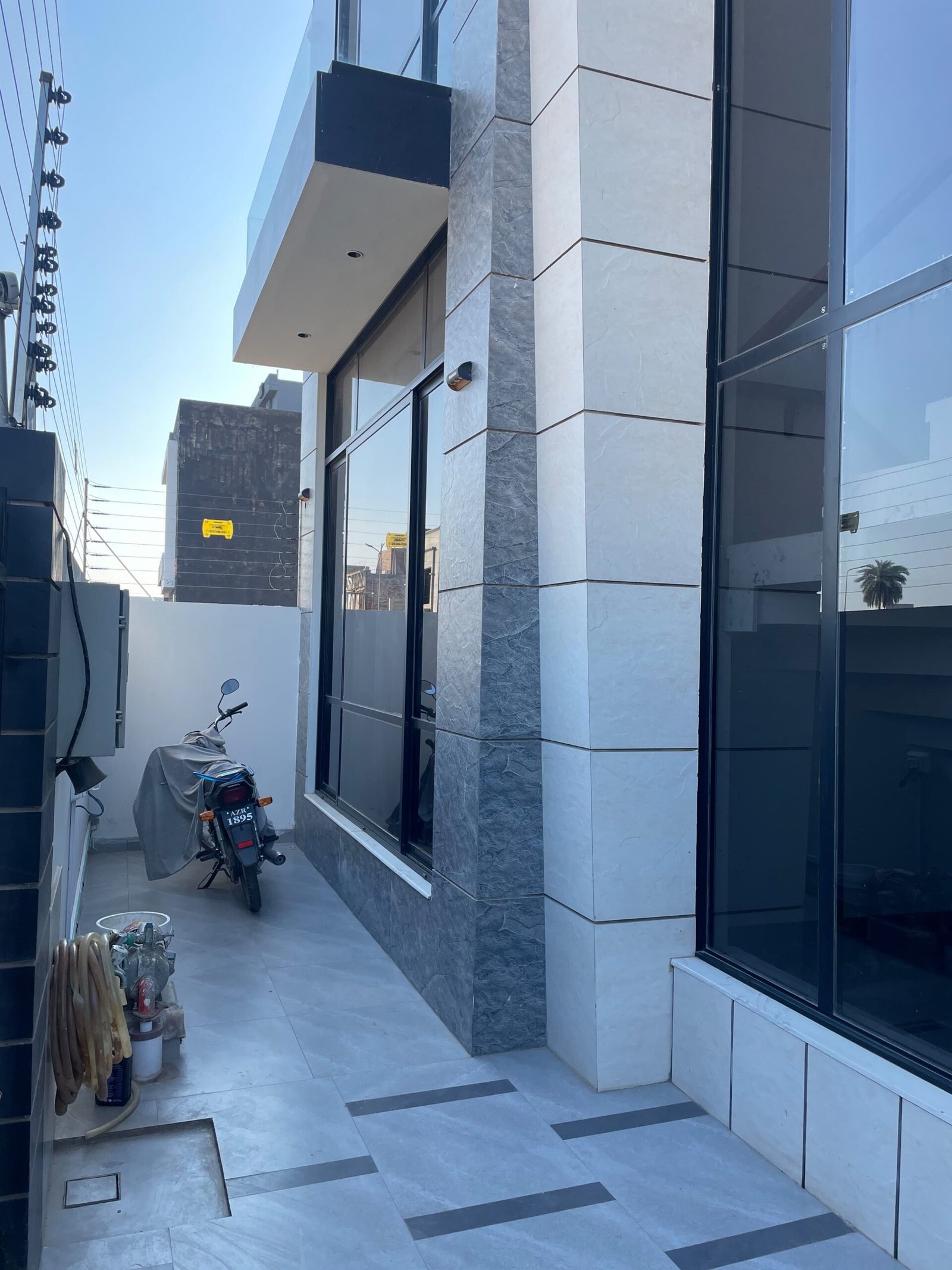 10 Marla Luxury House for Sale – DHA Multan, Sector B1 in DHA Multan photo 2