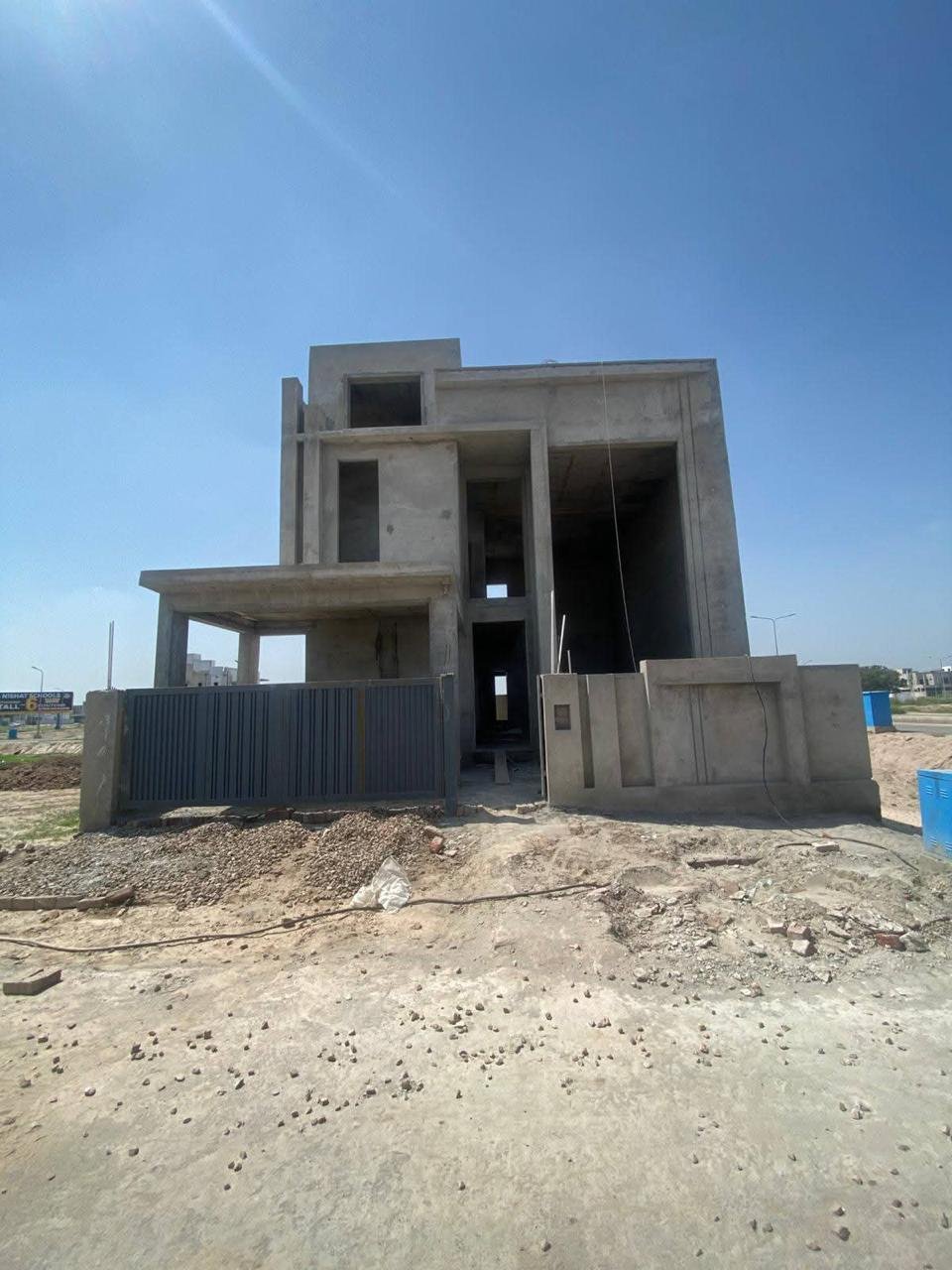 10 Marla Grey Structure Modern House for Sale – DHA Multan, Sector B1 in DHA Multan photo 2