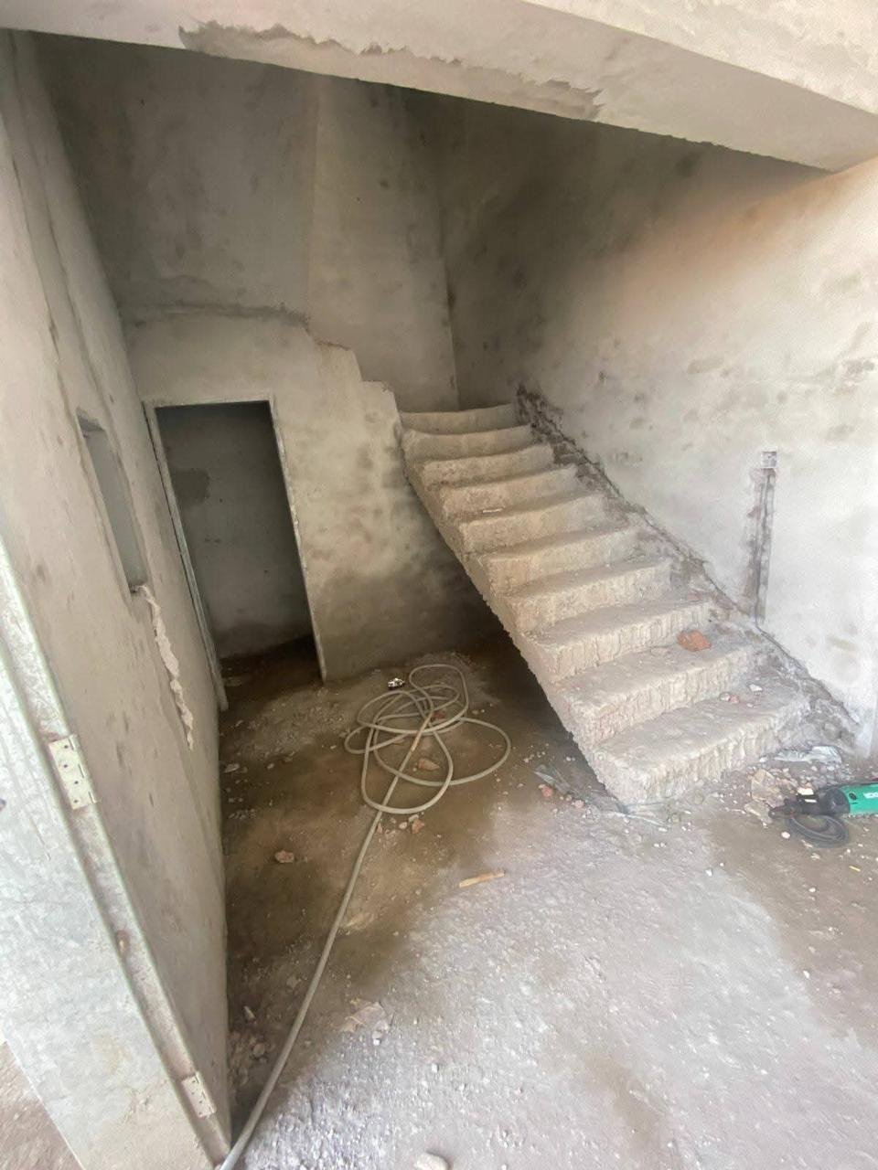 10 Marla Grey Structure Modern House for Sale – DHA Multan, Sector B1 in DHA Multan photo 3
