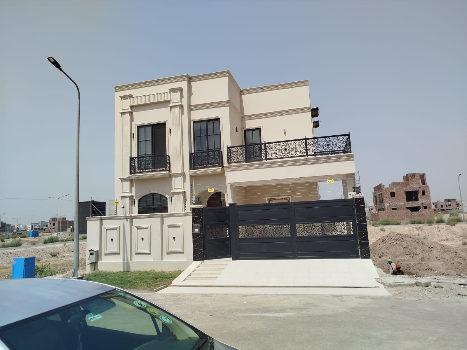 10 Marla Luxury House for Sale – DHA Multan, Sector B1