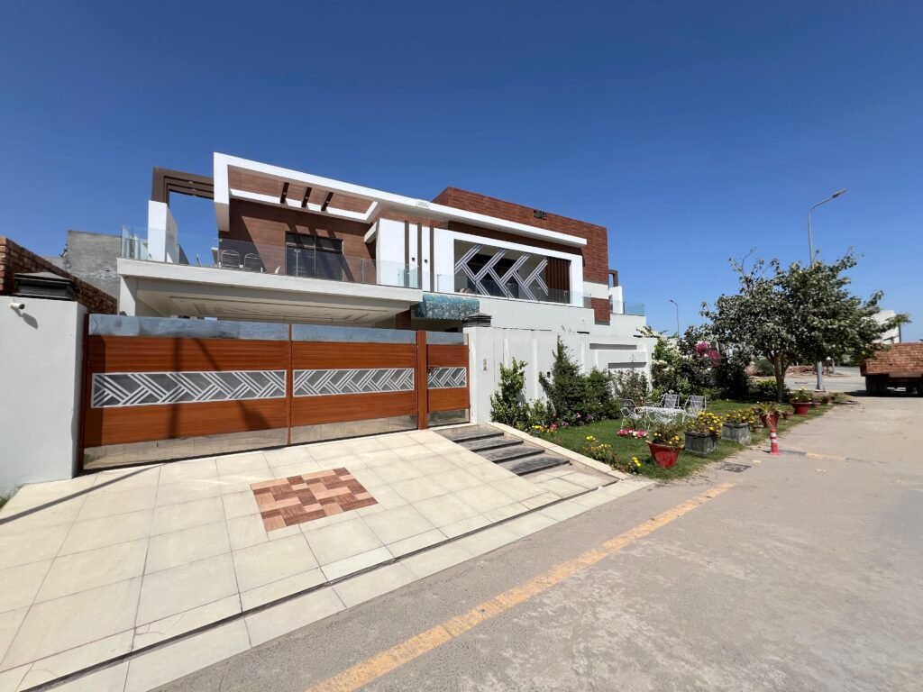 30 Marla (1.5 Kanal) Luxury Corner House for Sale – DHA Multan, Sector M in DHA Multan