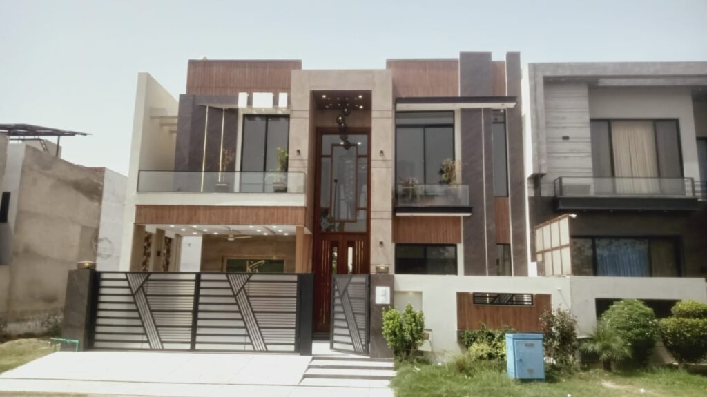 10 Marla Luxury House for Sale – Royal Orchard, Block C in Royal Orchard-C Block, Multan