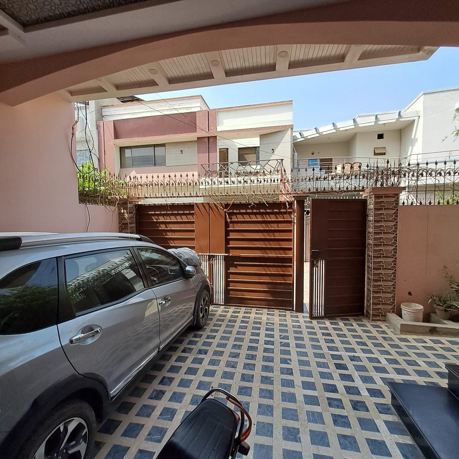 7 Marla Owner-Built Triple Storey House For Sale | Shalimar Colony, Multan in Shalimar Colony, Multan photo 2
