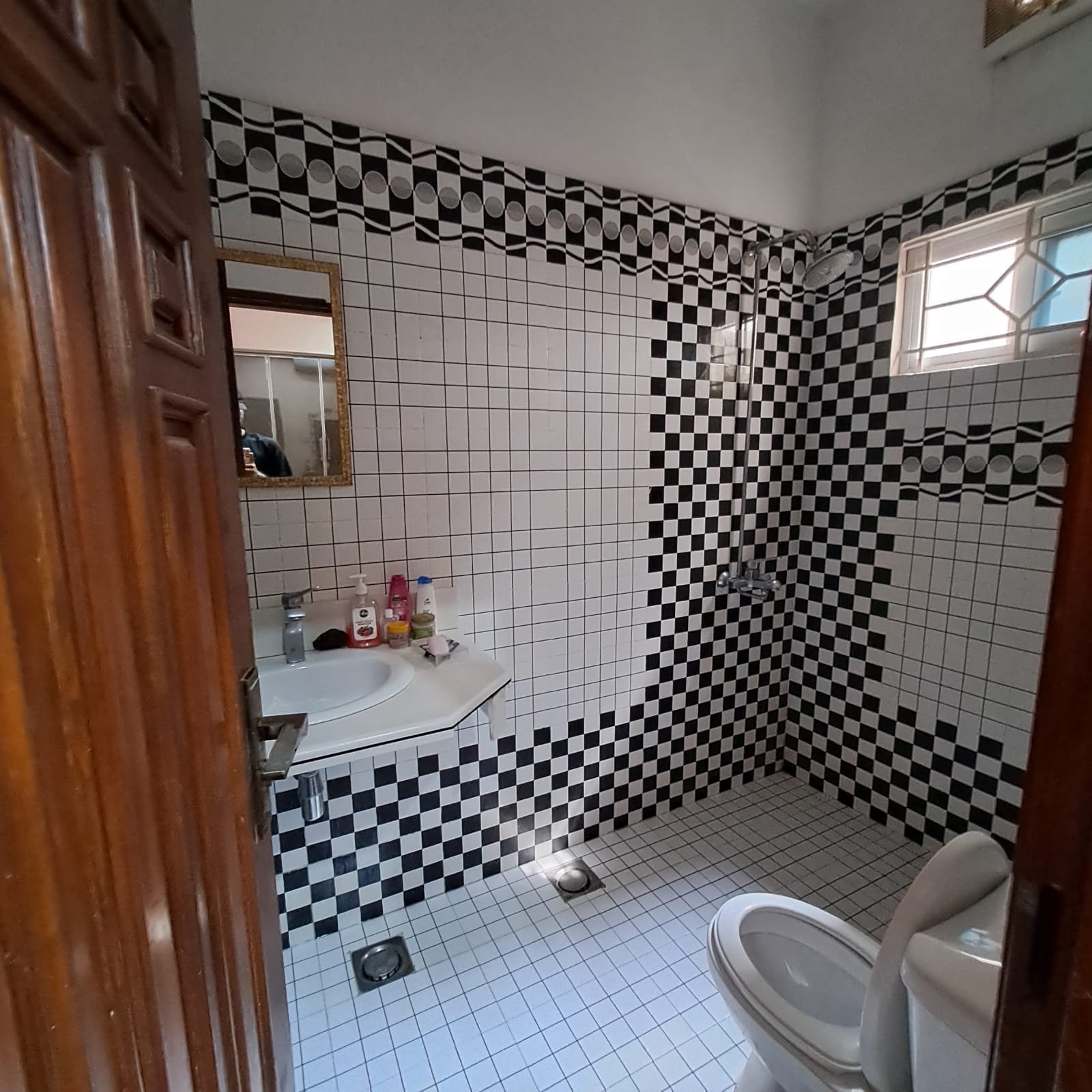 7 Marla Owner-Built Triple Storey House For Sale | Shalimar Colony, Multan in Shalimar Colony, Multan photo 8