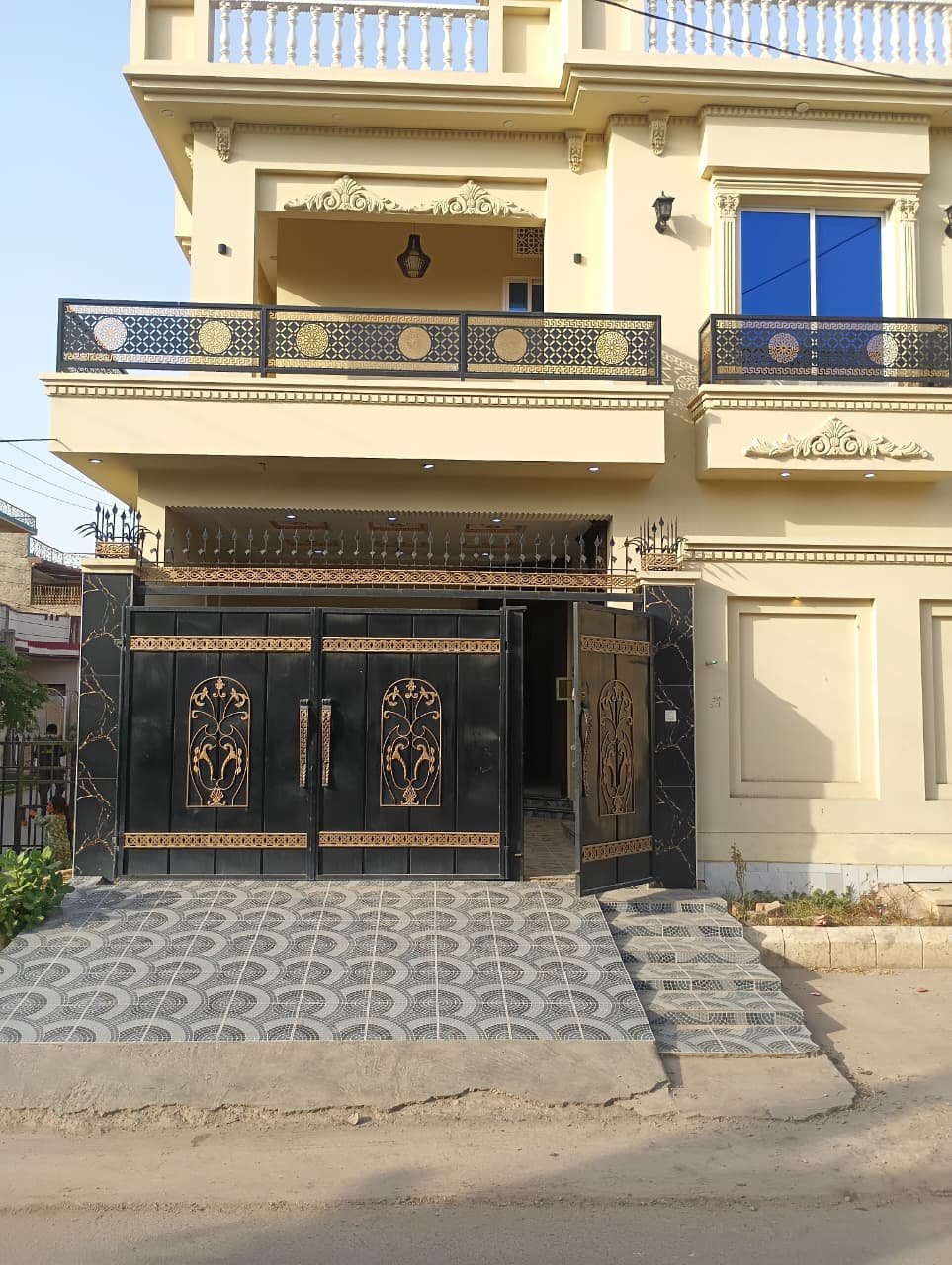 5 Marla Corner Double Storey House for Sale – Model Town, T Chowk, Multan