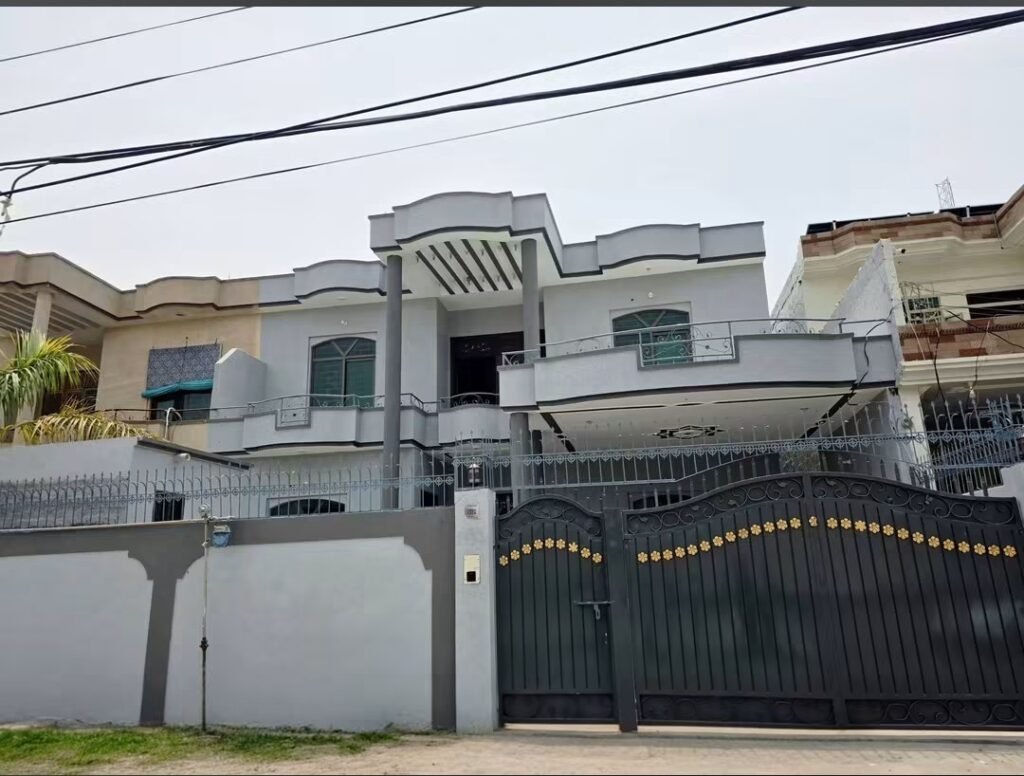 10 Marla Double Storey House For Sale | Nasheman Colony, Multan in Bosan Road, Multan