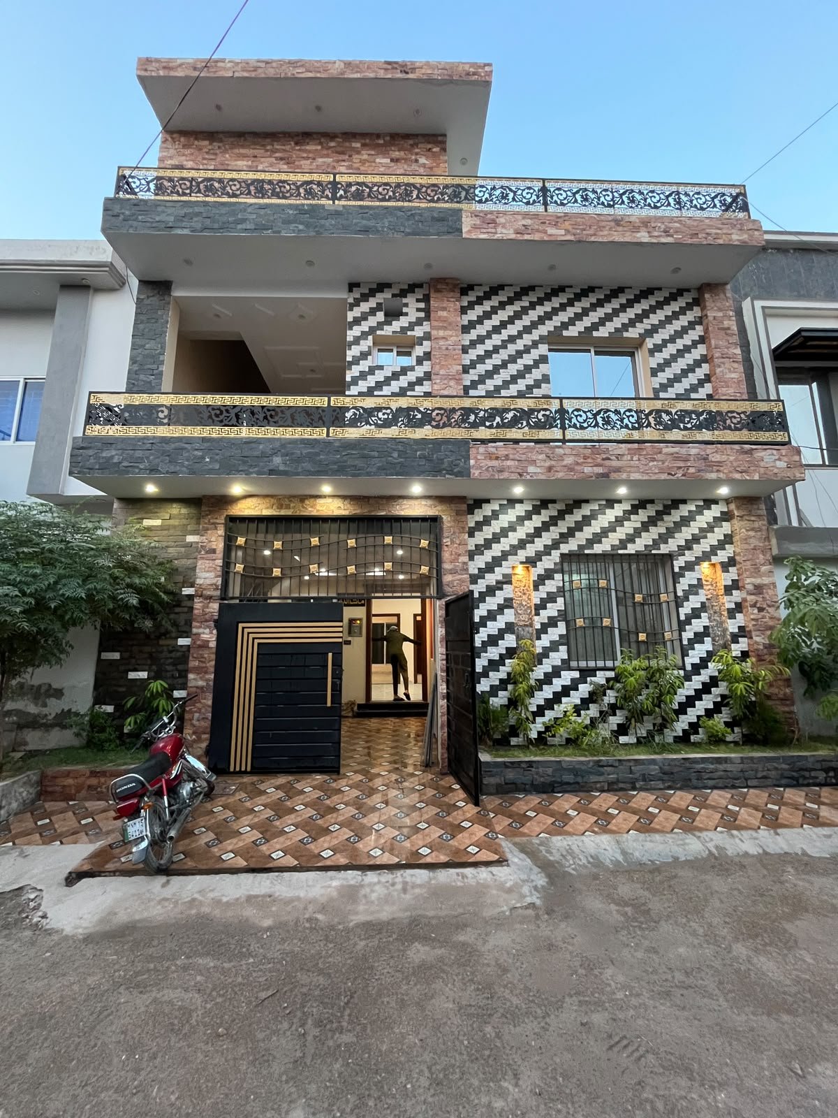 5 Marla House Double Storey for Sale – MPS Road, Opposite Model Town, Multan